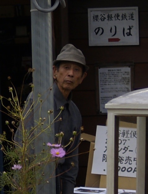 運転会を見守る持元氏